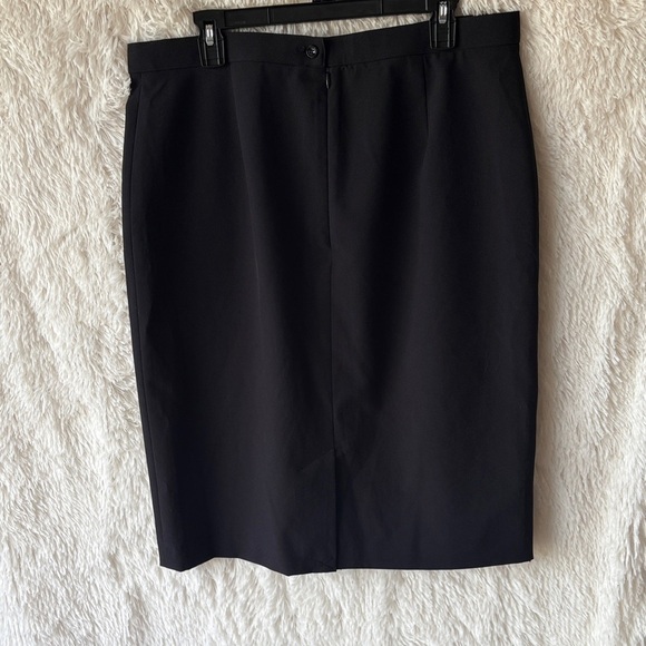 Liz Baker Elegant Black Pencil Skirt - Picture 6 of 6